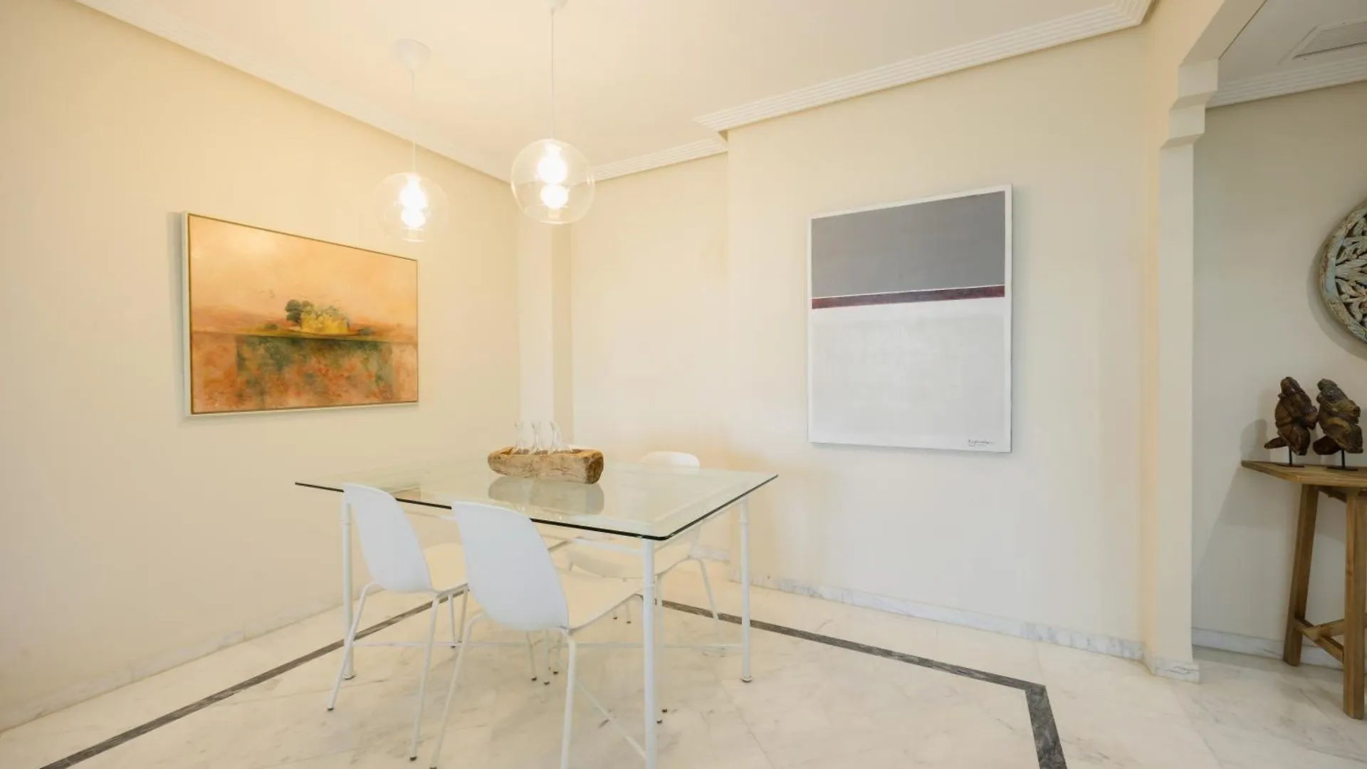 Coastal Apartment, With Swimming Pools And Close To The Beach, In The Tourist Bahia De マルベーリャ アパート